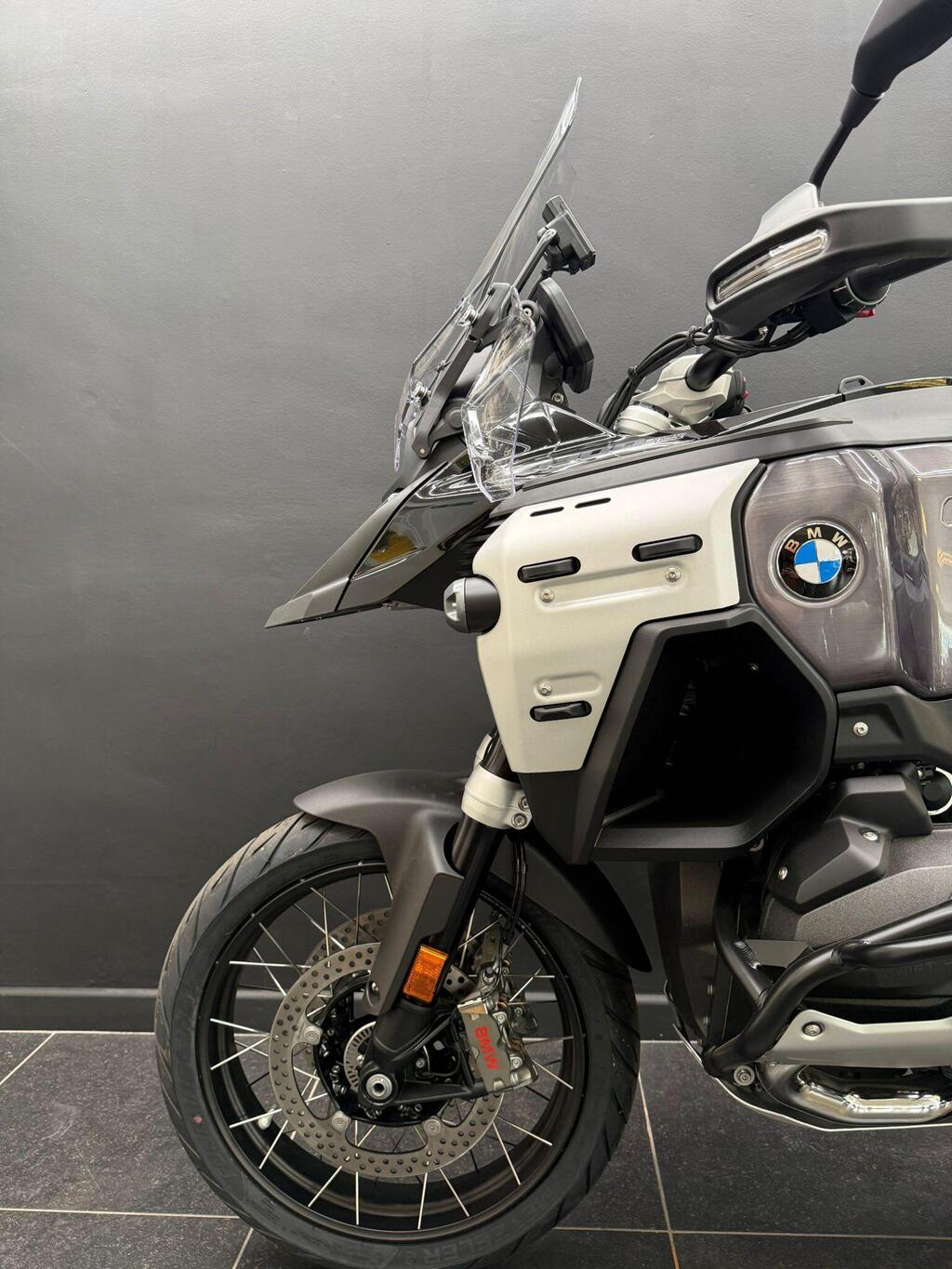 BMW R 1300 GS, photograph 10 of 25