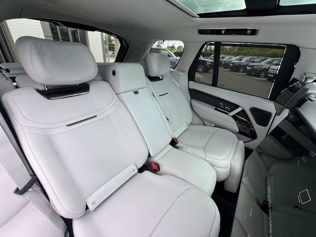 Land Rover Range Rover HSE, photograph 25 of 30
