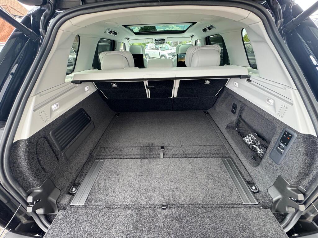 Land Rover Range Rover HSE, photograph 30 of 30