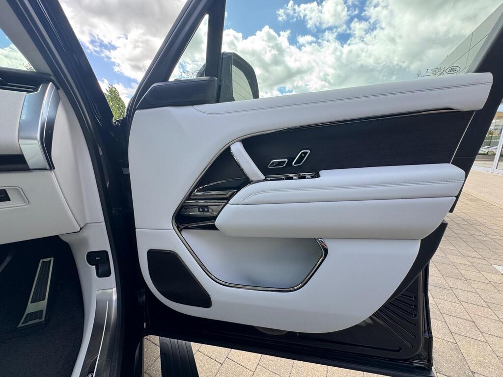Land Rover Range Rover HSE, photograph 20 of 30