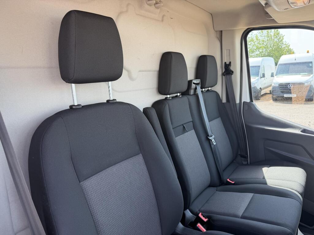 Ford Transit, photograph 11 of 21