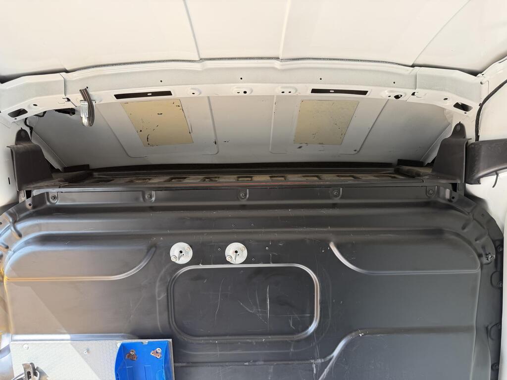 Ford Transit, photograph 18 of 21