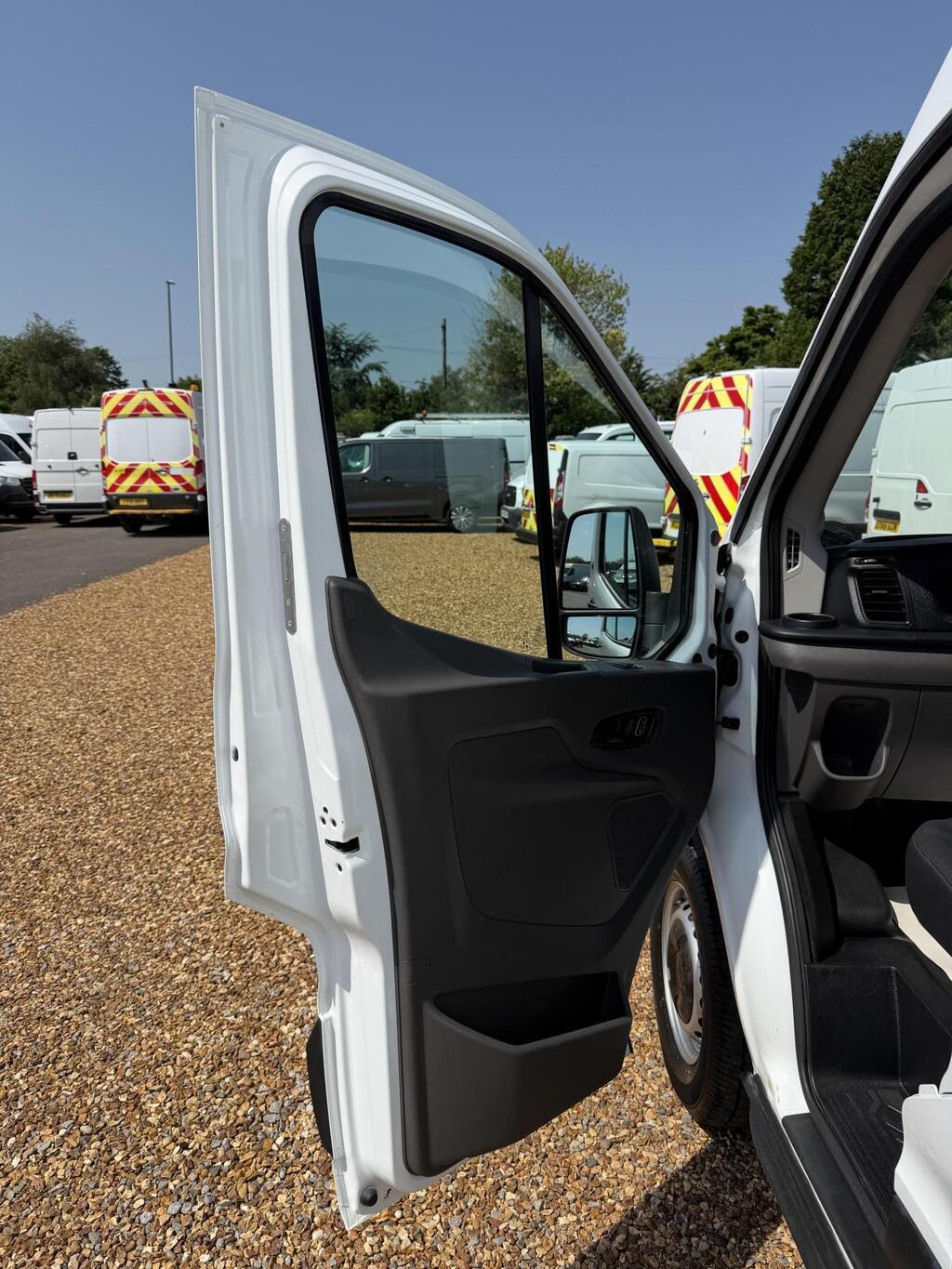Ford Transit, photograph 15 of 21