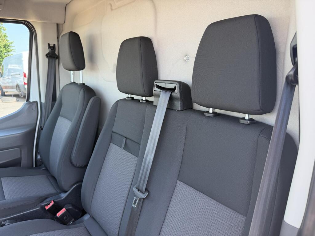 Ford Transit, photograph 14 of 21