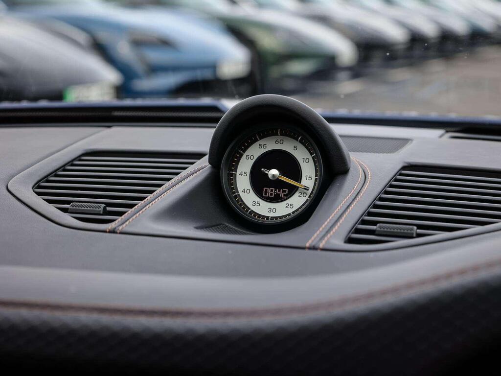 Porsche 911 992 GT3, photograph 9 of 30