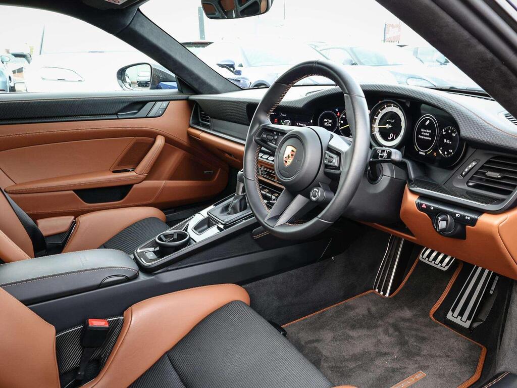 Porsche 911 992 GT3, photograph 3 of 30