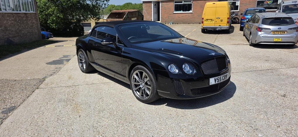 Bentley Continental GTC, photograph 4 of 8