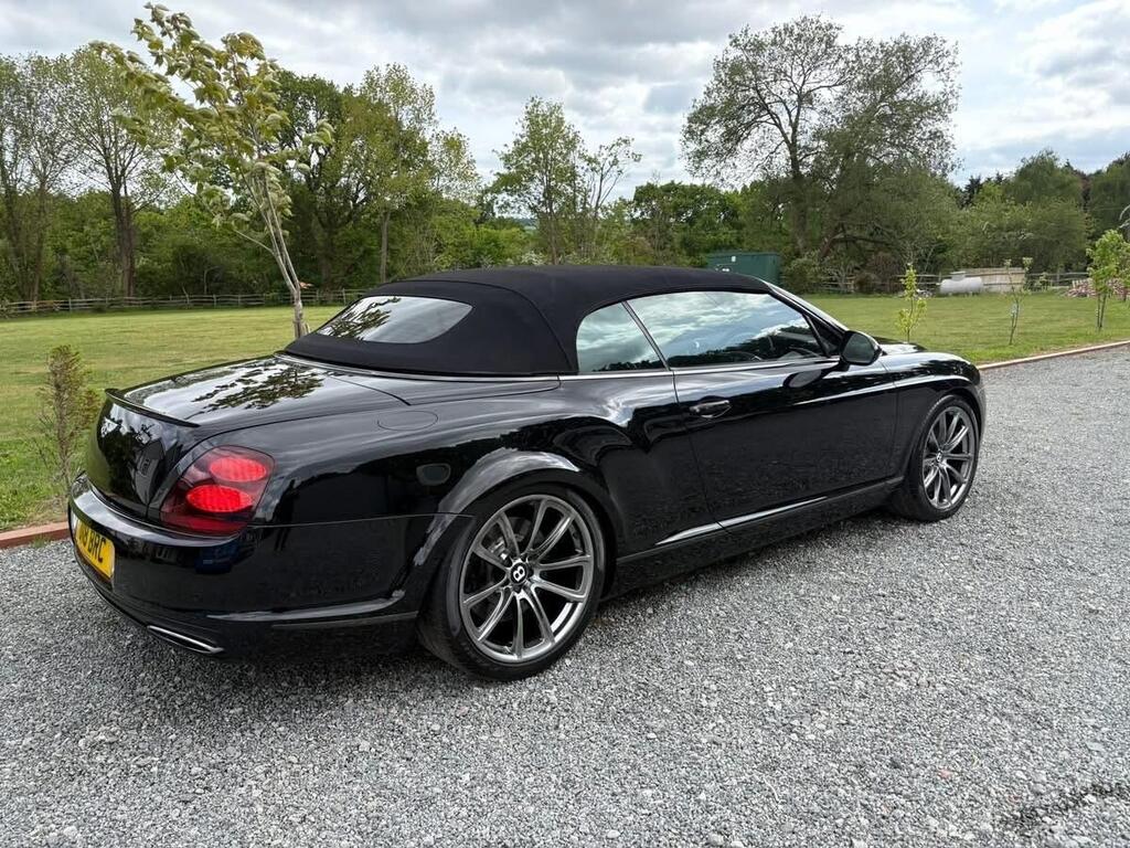 Bentley Continental GTC, photograph 2 of 8