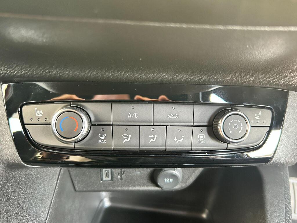 Vauxhall Corsa Turbo, photograph 14 of 30