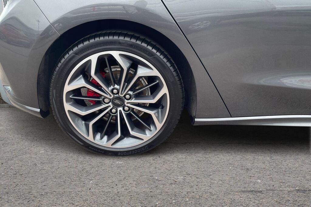 Ford Focus LX, photograph 6 of 29