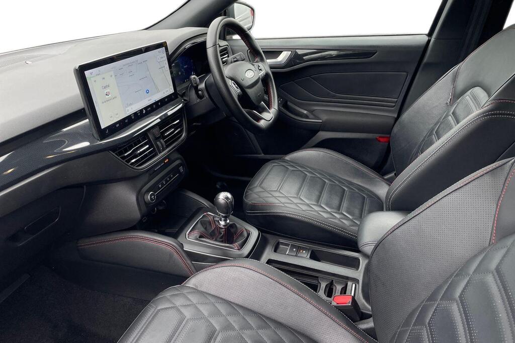 Ford Focus LX, photograph 7 of 29