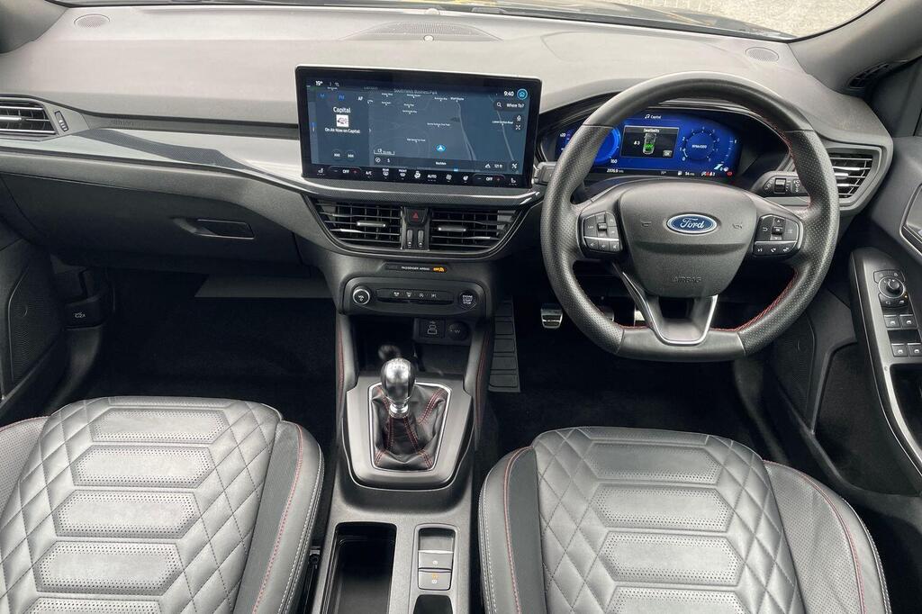 Ford Focus LX, photograph 14 of 29