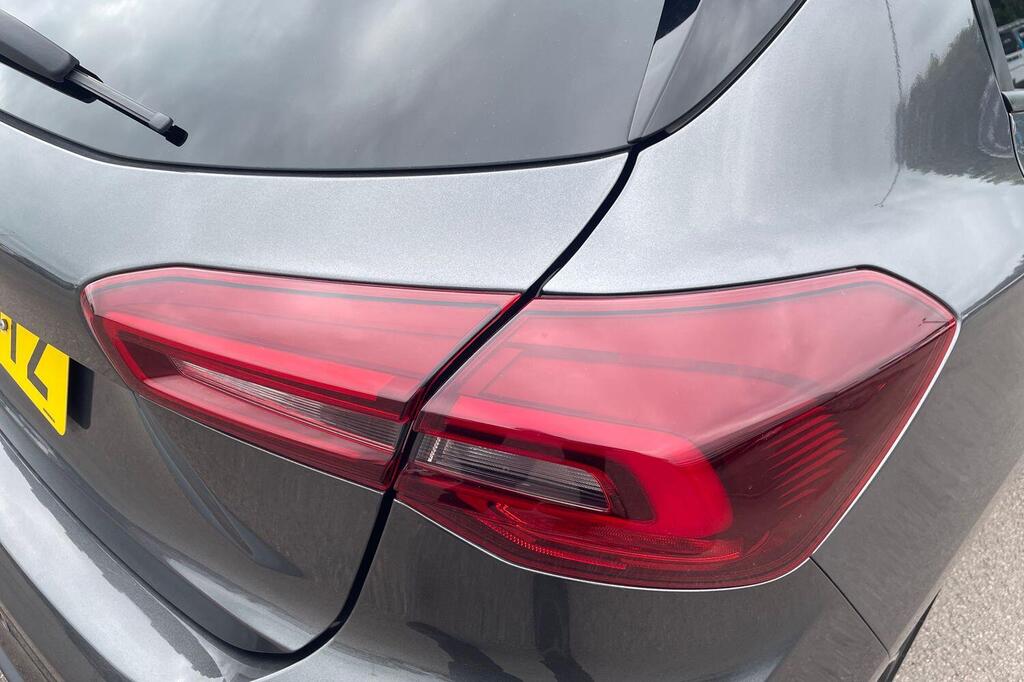 Ford Focus LX, photograph 23 of 29