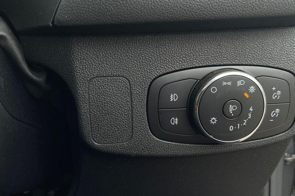 Ford Focus LX, photograph 29 of 29
