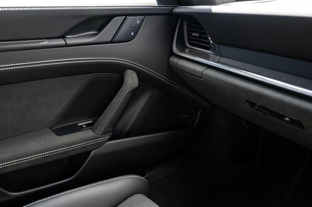 Porsche 911 992 GT3, photograph 16 of 26