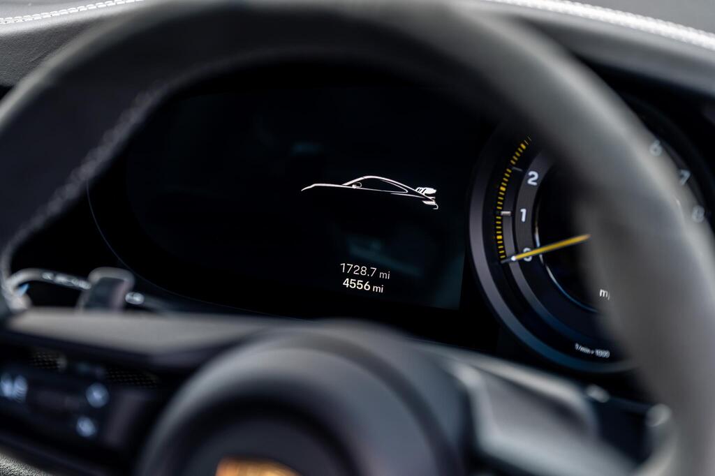 Porsche 911 992 GT3, photograph 6 of 26