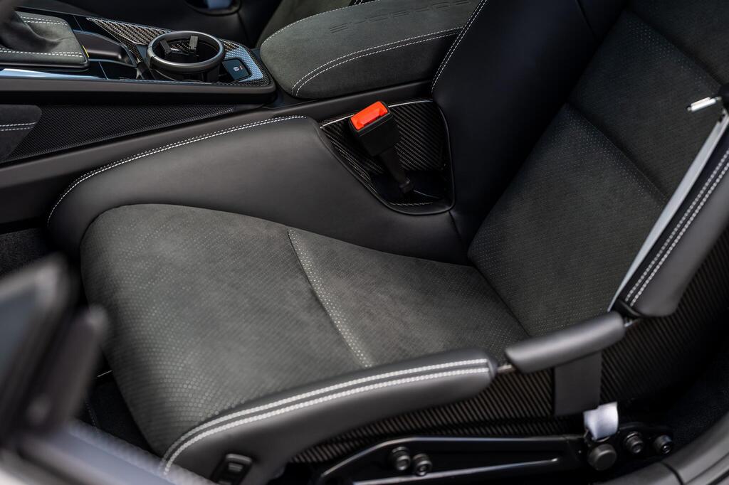Porsche 911 992 GT3, photograph 15 of 26