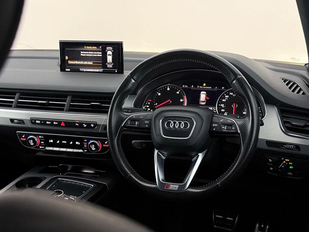Audi Q7 S line, photograph 2 of 28