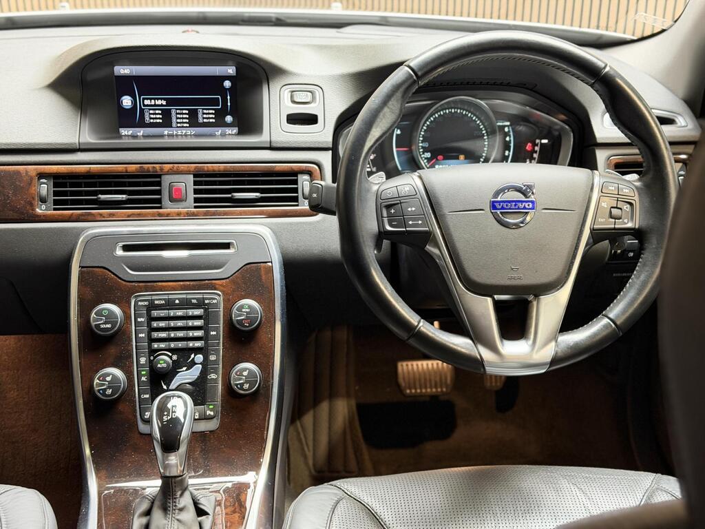 Volvo V70 T5, photograph 3 of 19