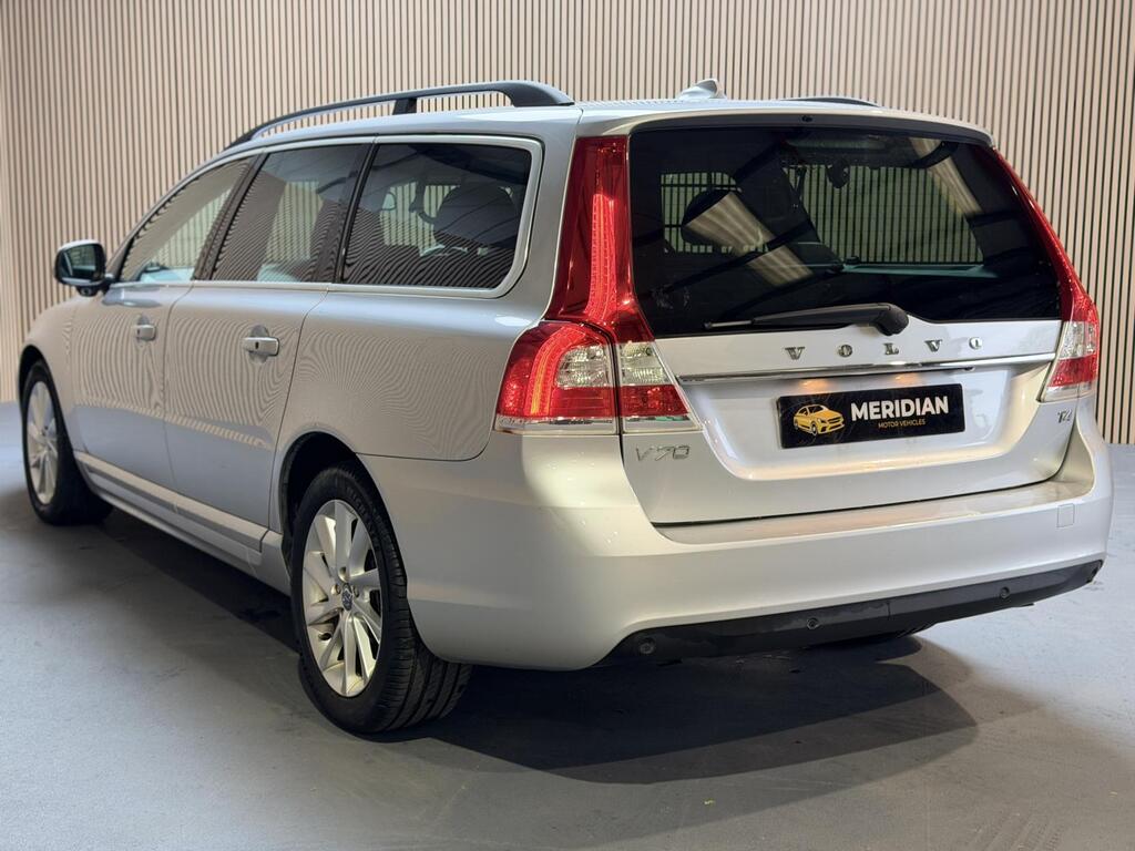 Volvo V70 T5, photograph 9 of 19