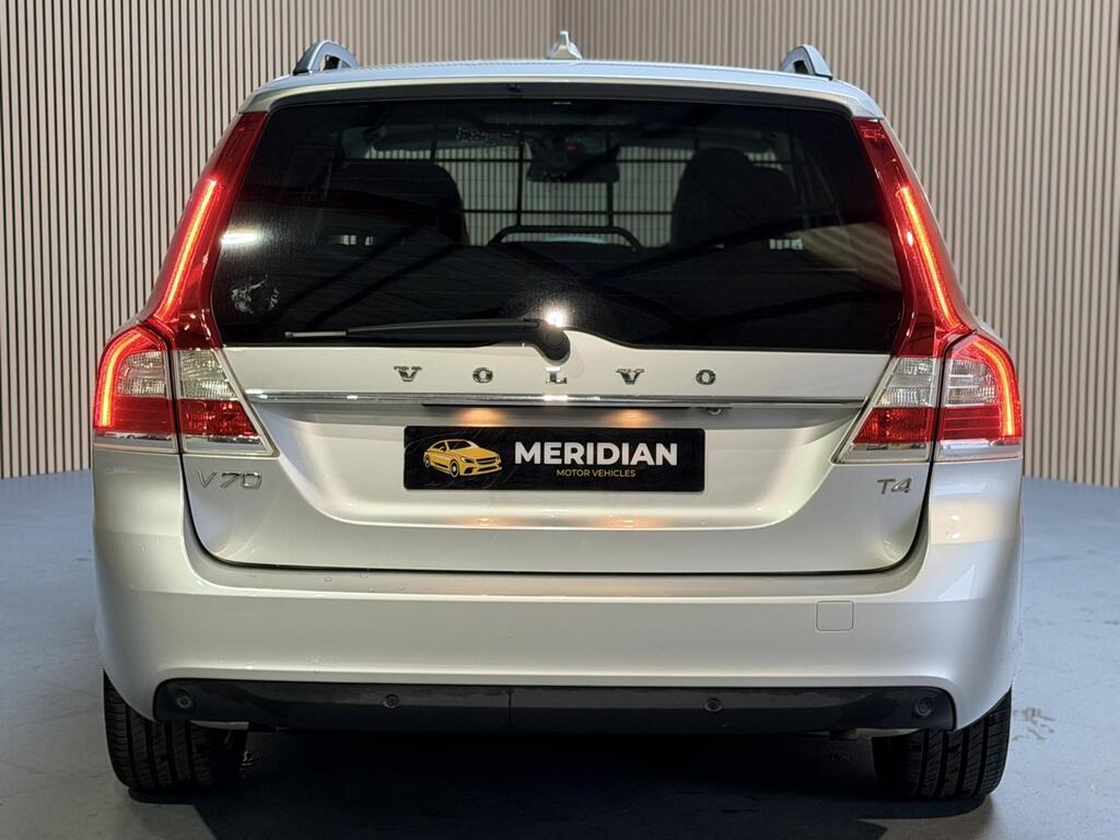 Volvo V70 T5, photograph 13 of 19