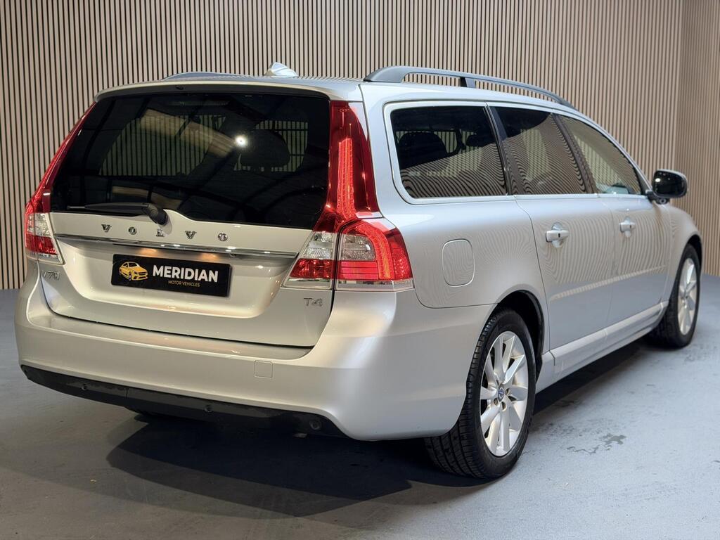 Volvo V70 T5, photograph 10 of 19