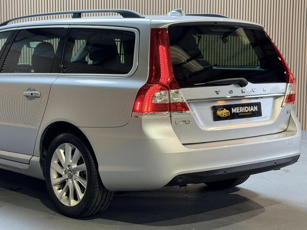 Volvo V70 T5, photograph 11 of 19