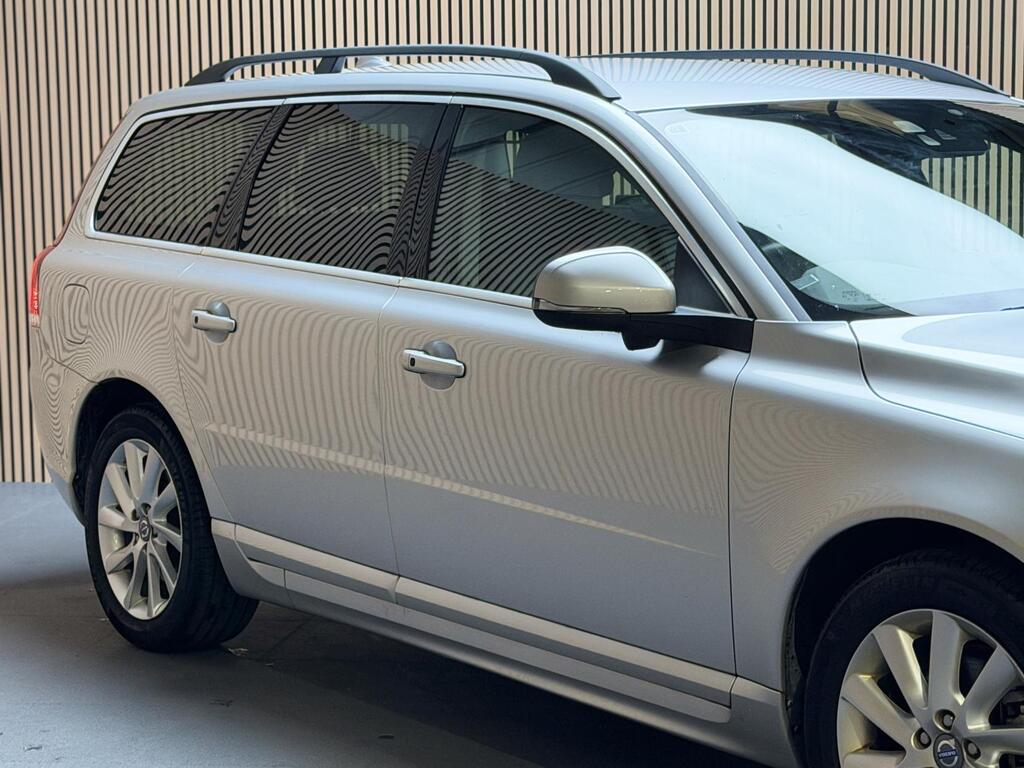 Volvo V70 T5, photograph 7 of 19
