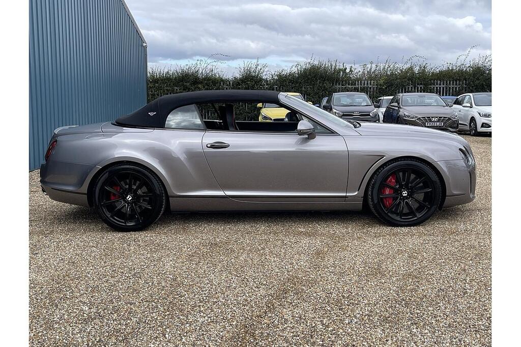 Bentley Continental GTC, photograph 16 of 26