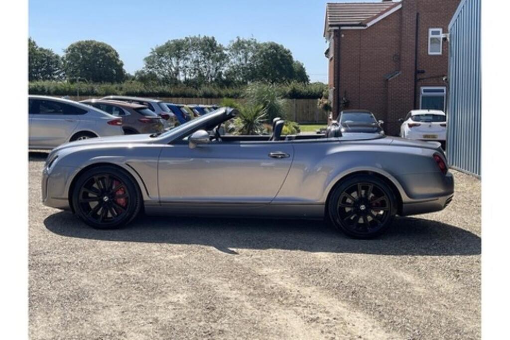 Bentley Continental GTC, photograph 10 of 26