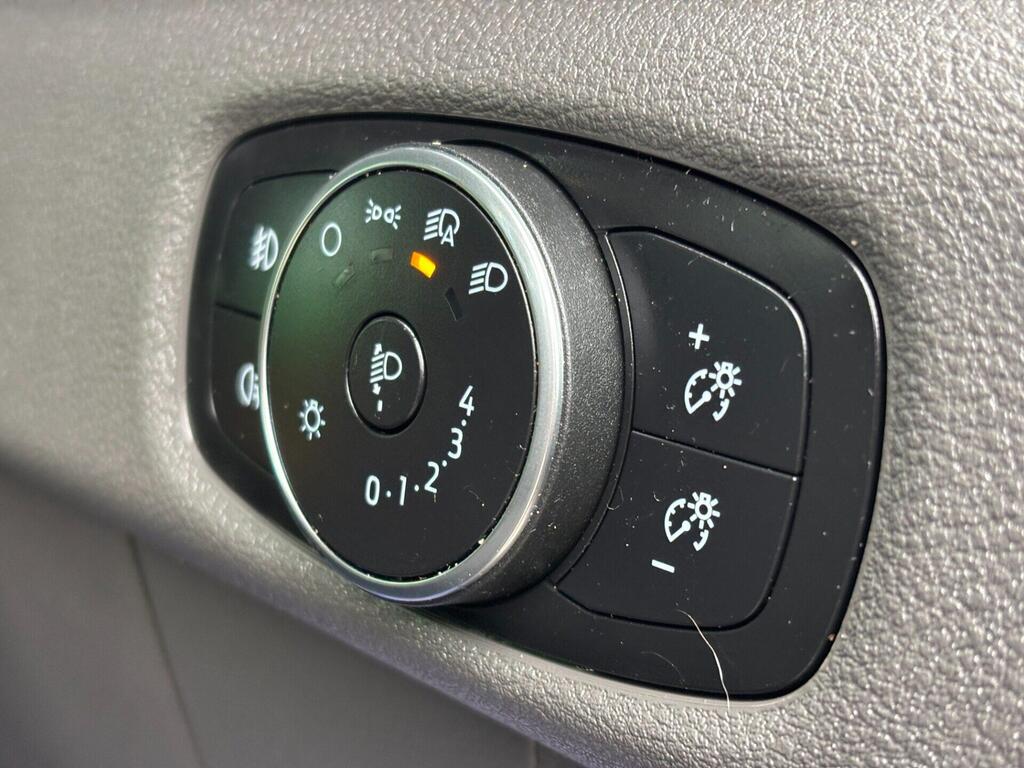 Ford Transit Custom, photograph 17 of 29