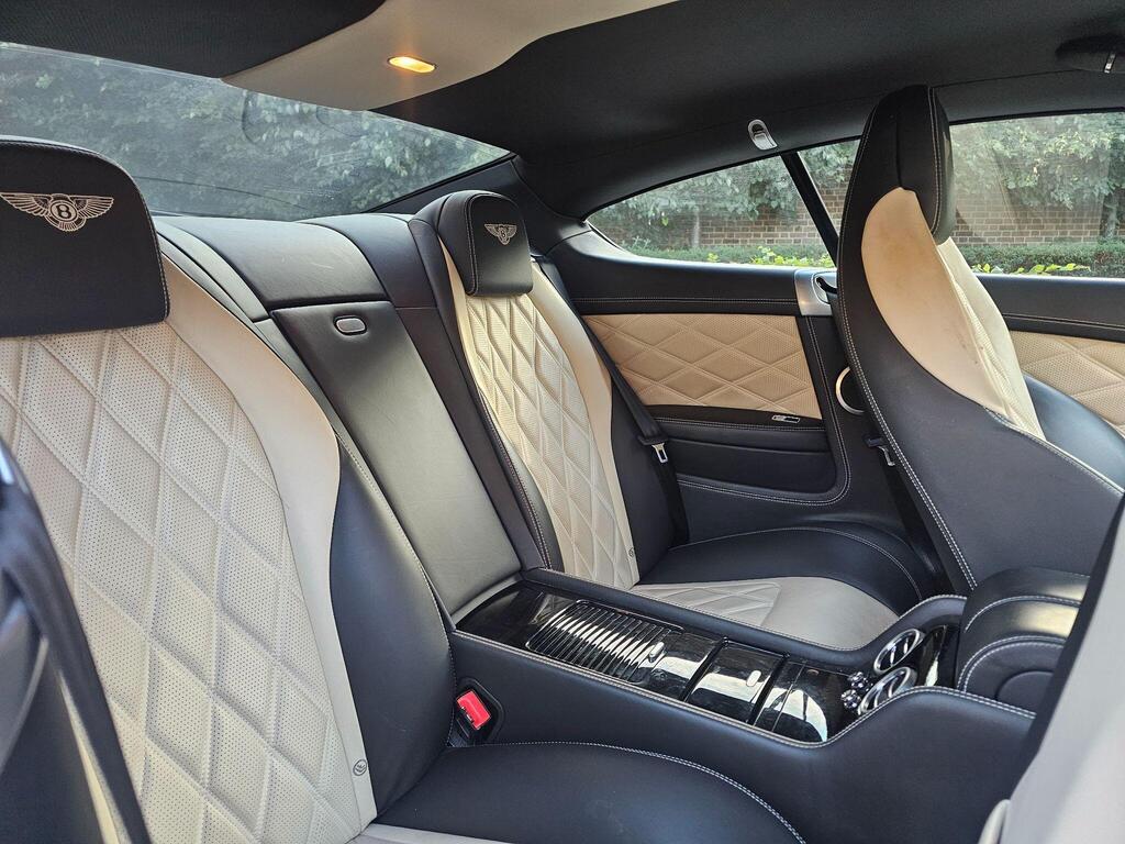 Bentley Continental GTC, photograph 21 of 25