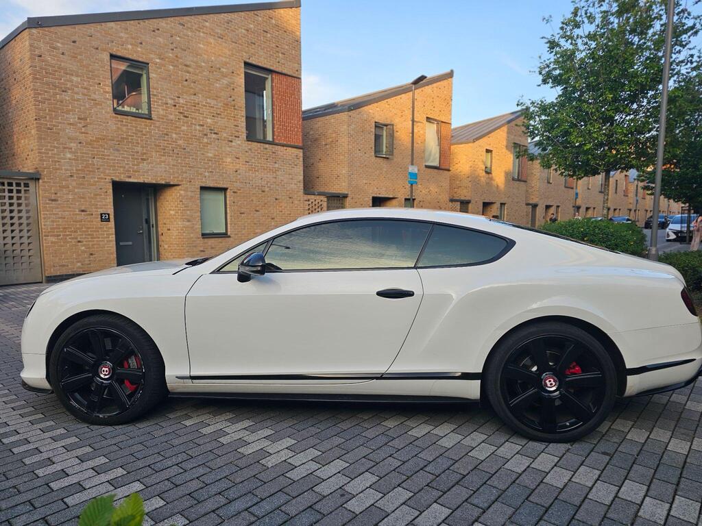 Bentley Continental GTC, photograph 2 of 25