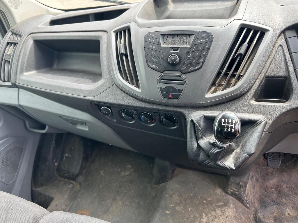 Ford Transit, photograph 16 of 19