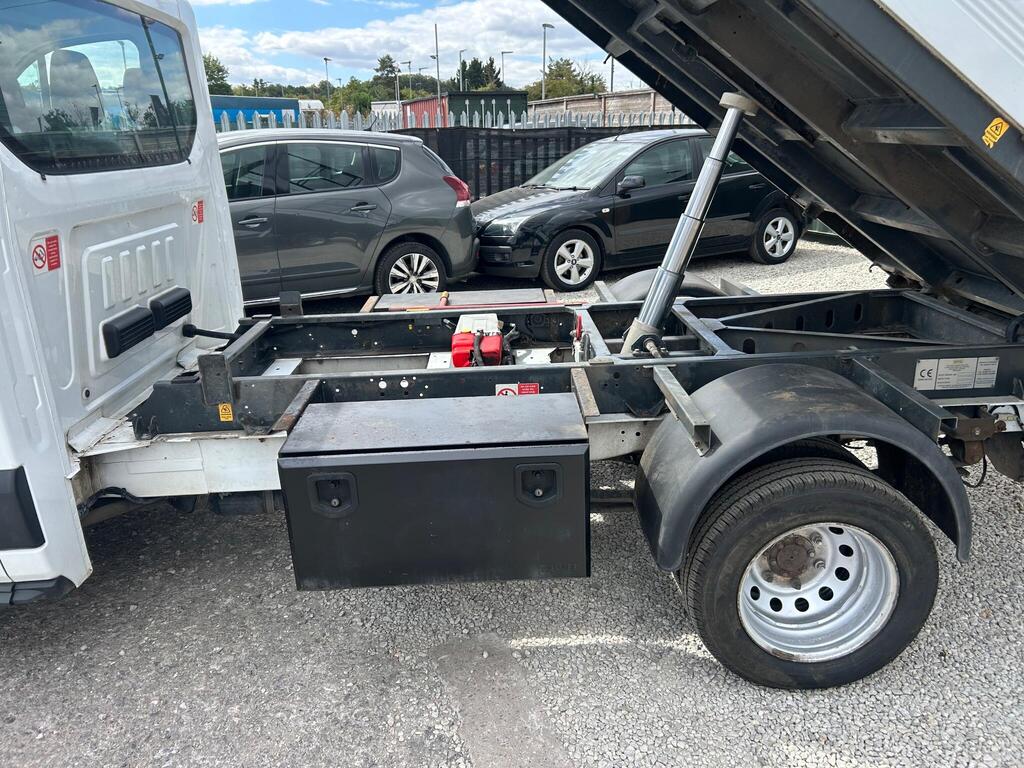 Ford Transit, photograph 18 of 19
