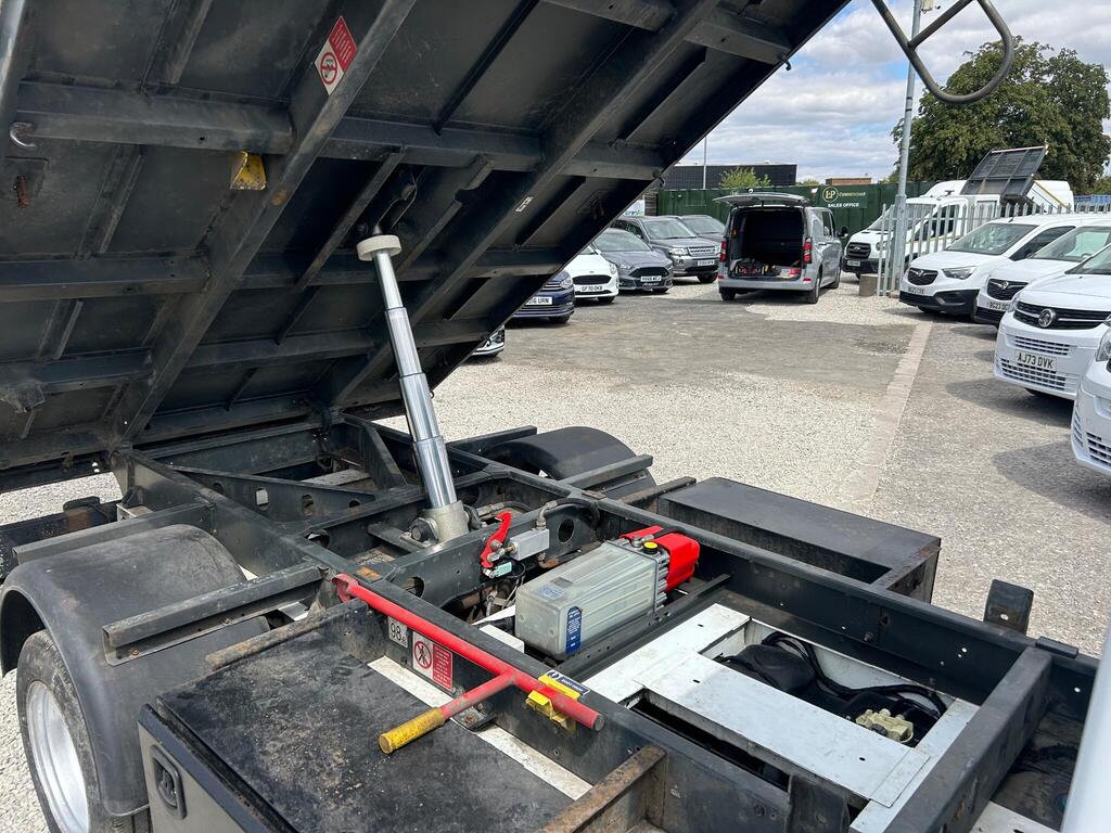 Ford Transit, photograph 15 of 19