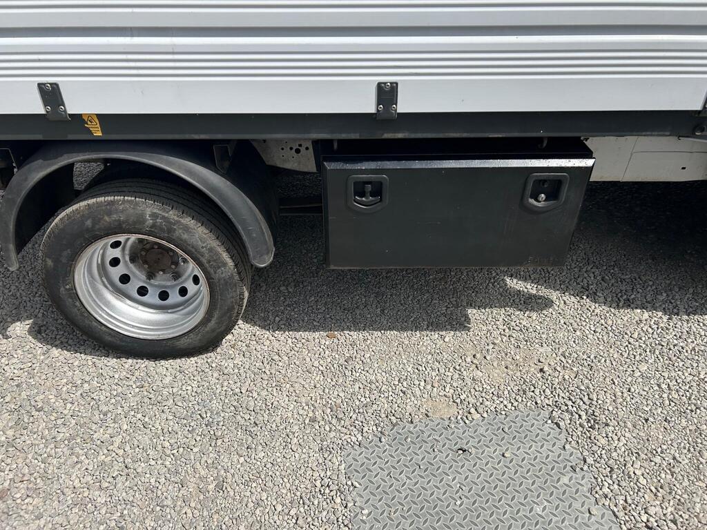 Ford Transit, photograph 4 of 19