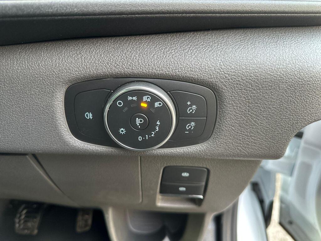 Ford Transit, photograph 22 of 24