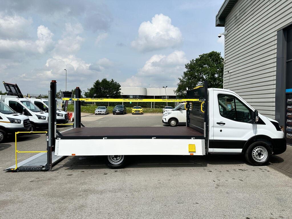 Ford Transit, photograph 14 of 24