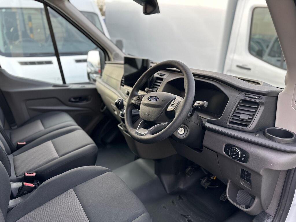 Ford Transit, photograph 8 of 24