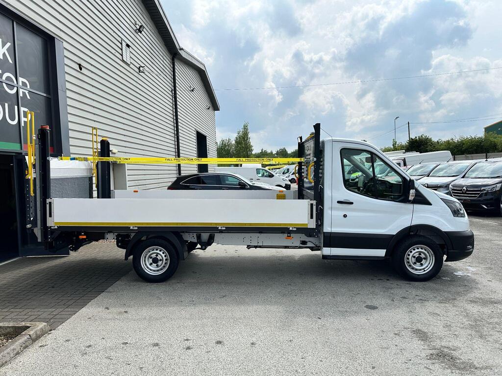 Ford Transit, photograph 6 of 24