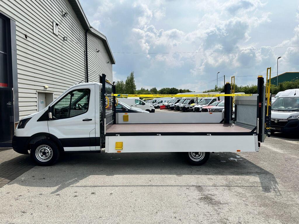 Ford Transit, photograph 13 of 24