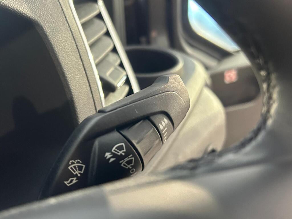 Ford Transit, photograph 8 of 29