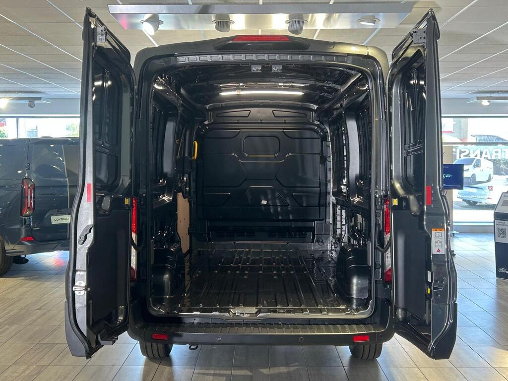 Ford Transit, photograph 16 of 29