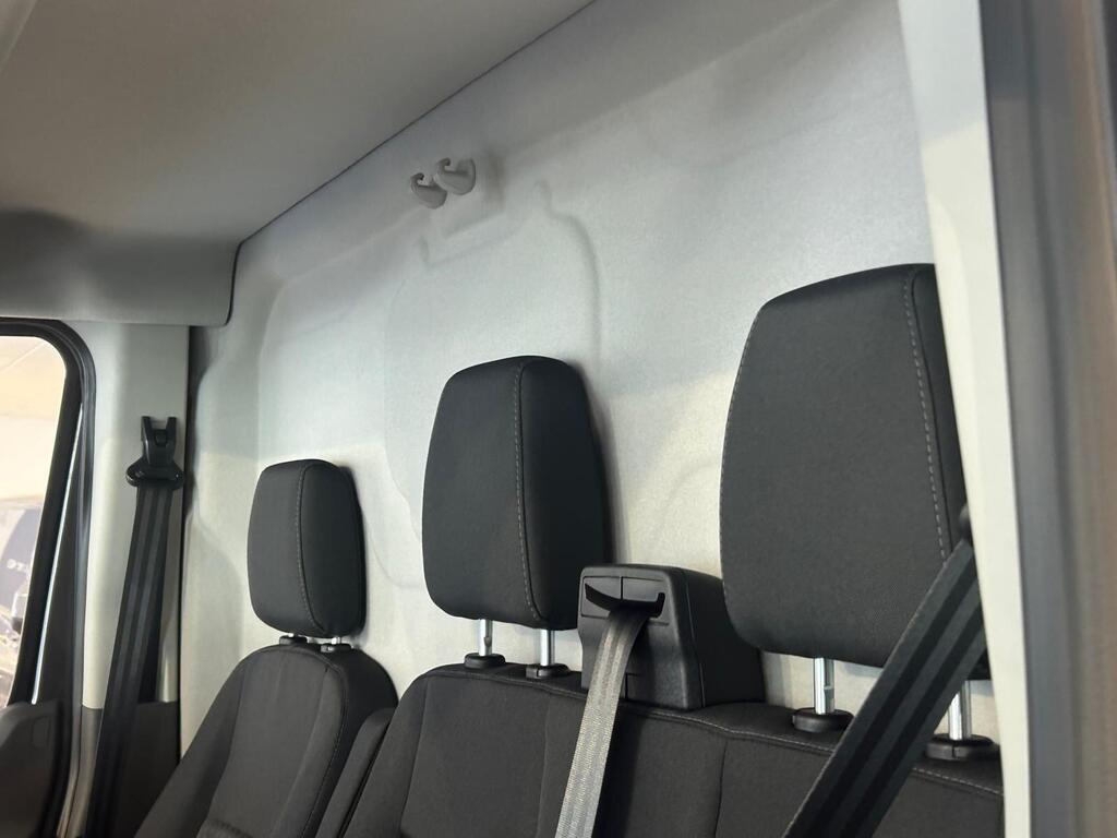 Ford Transit, photograph 4 of 29