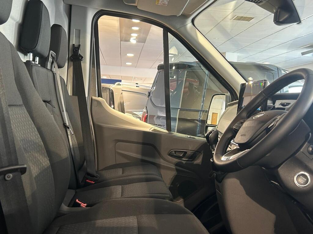 Ford Transit, photograph 3 of 29