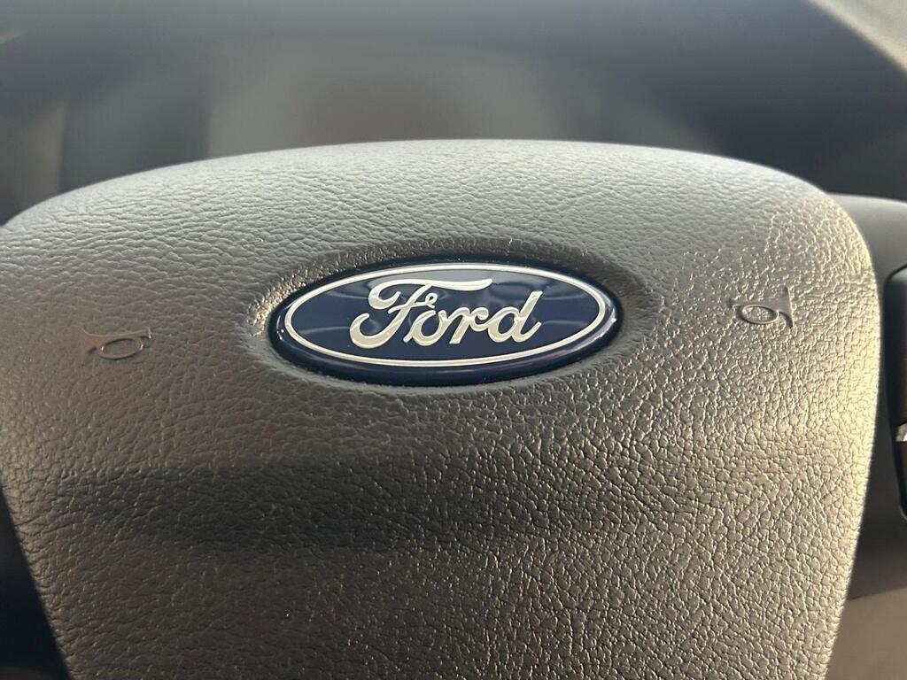 Ford Transit, photograph 5 of 29