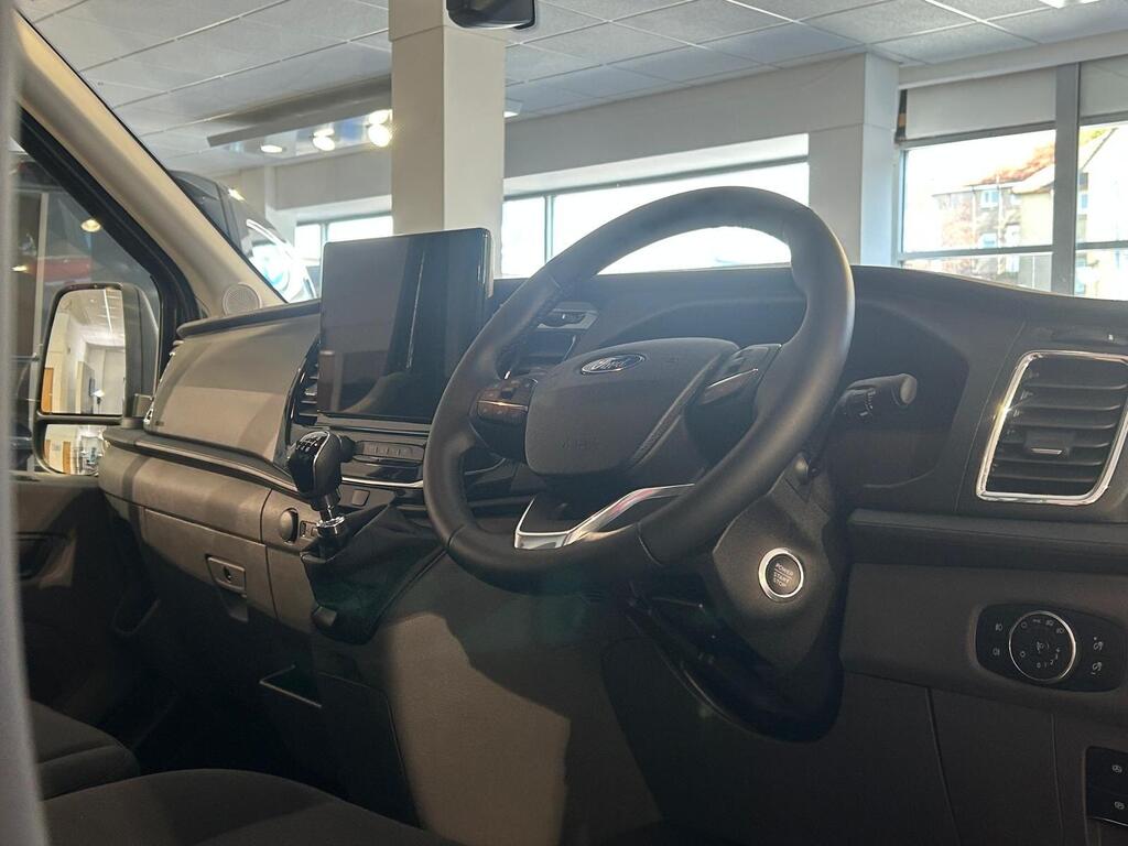 Ford Transit, photograph 2 of 29