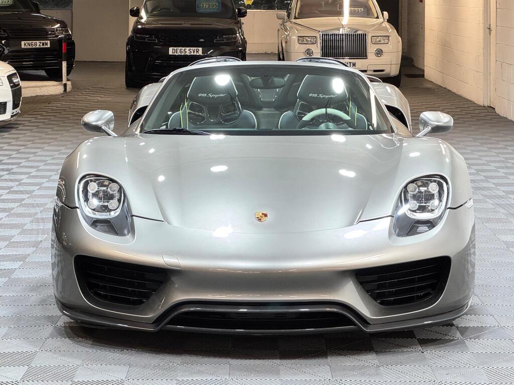 Porsche 918, photograph 2 of 22