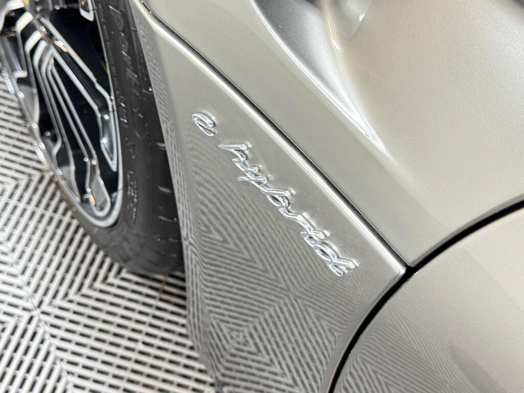 Porsche 918, photograph 15 of 22